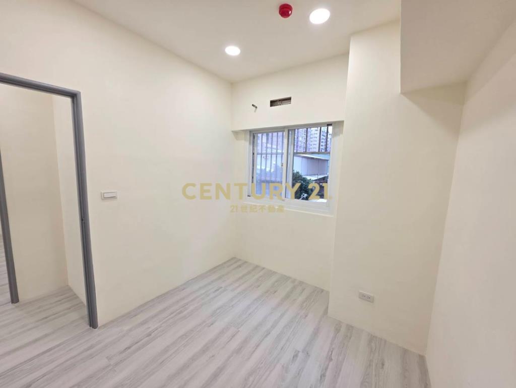 小天母梯田公園邊間全新百萬裝潢3房車