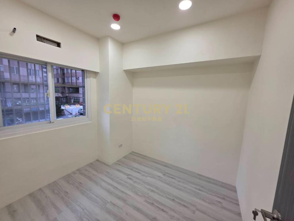 小天母梯田公園邊間全新百萬裝潢3房車