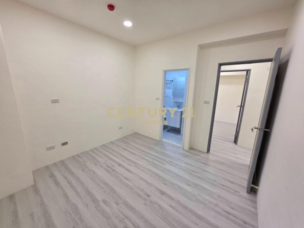 小天母梯田公園邊間全新百萬裝潢3房車