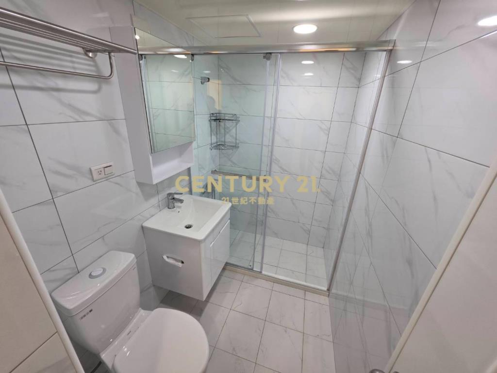 小天母梯田公園邊間全新百萬裝潢3房車