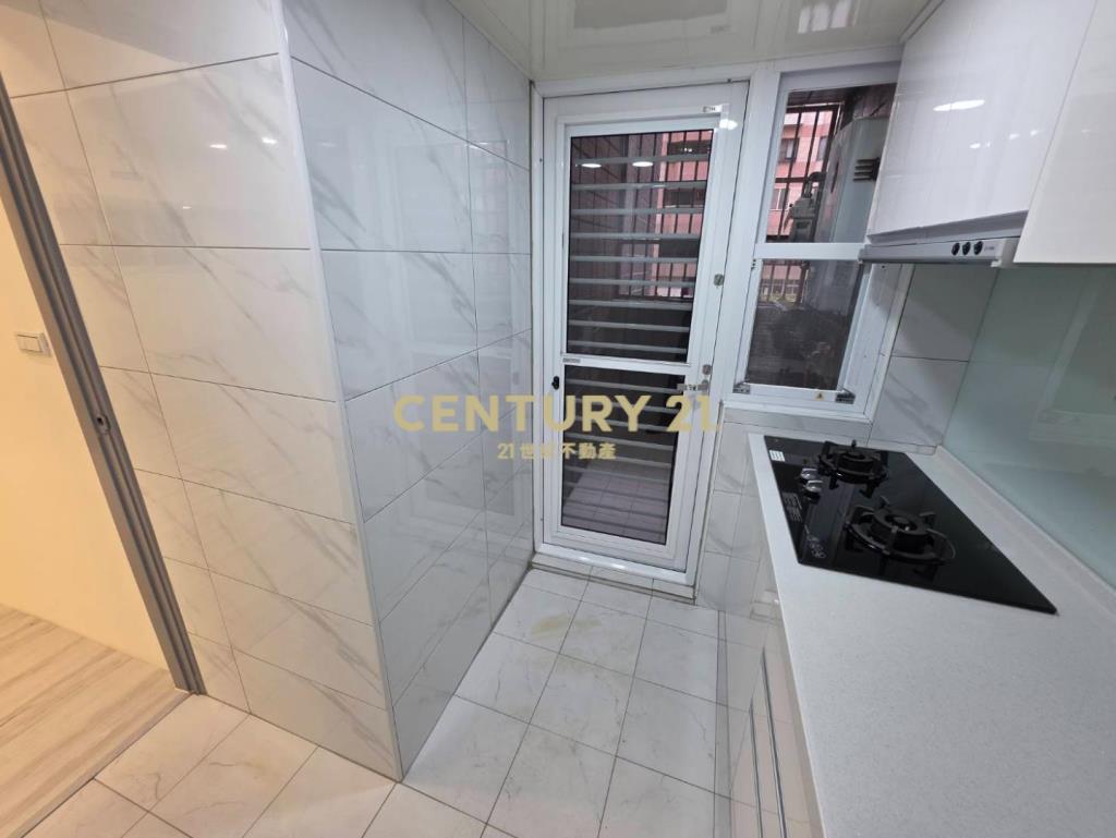 小天母梯田公園邊間全新百萬裝潢3房車