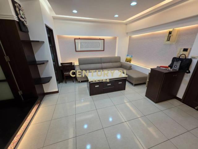 路易崴登大業國小邊間衛浴開窗裝潢2房車