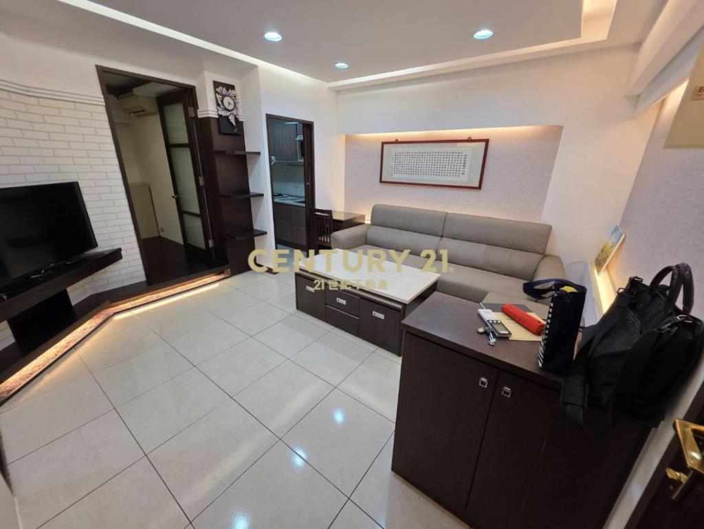 路易崴登大業國小邊間衛浴開窗裝潢2房車