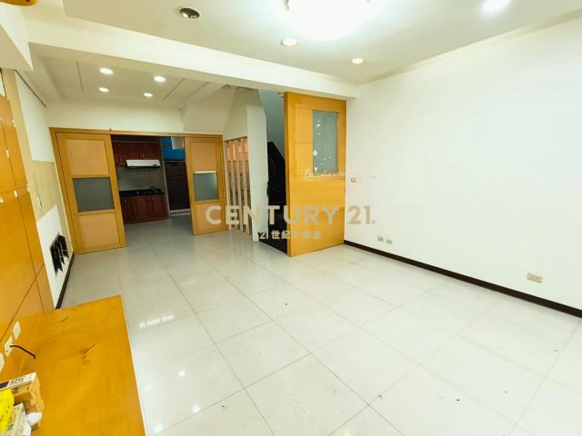 宜誠金品帝王座向大棟距4房2車位別墅