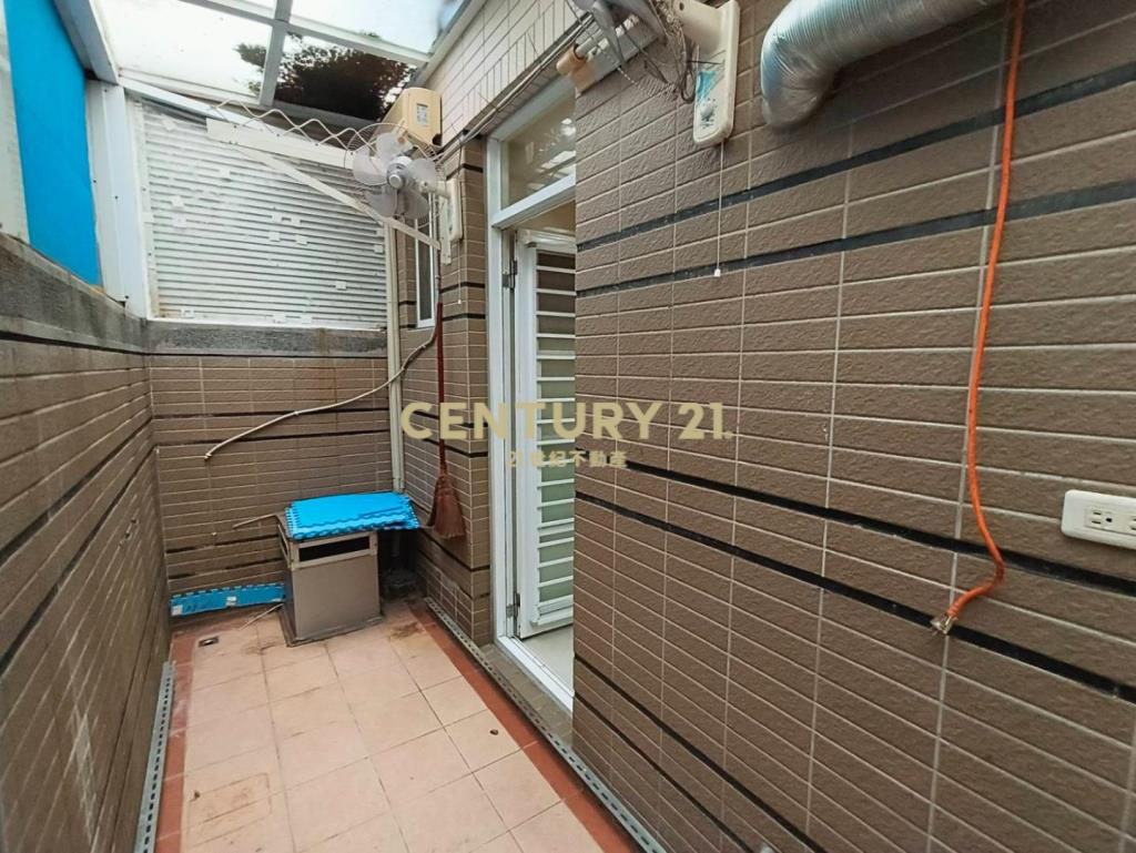 宜誠金品帝王座向大棟距4房2車位別墅