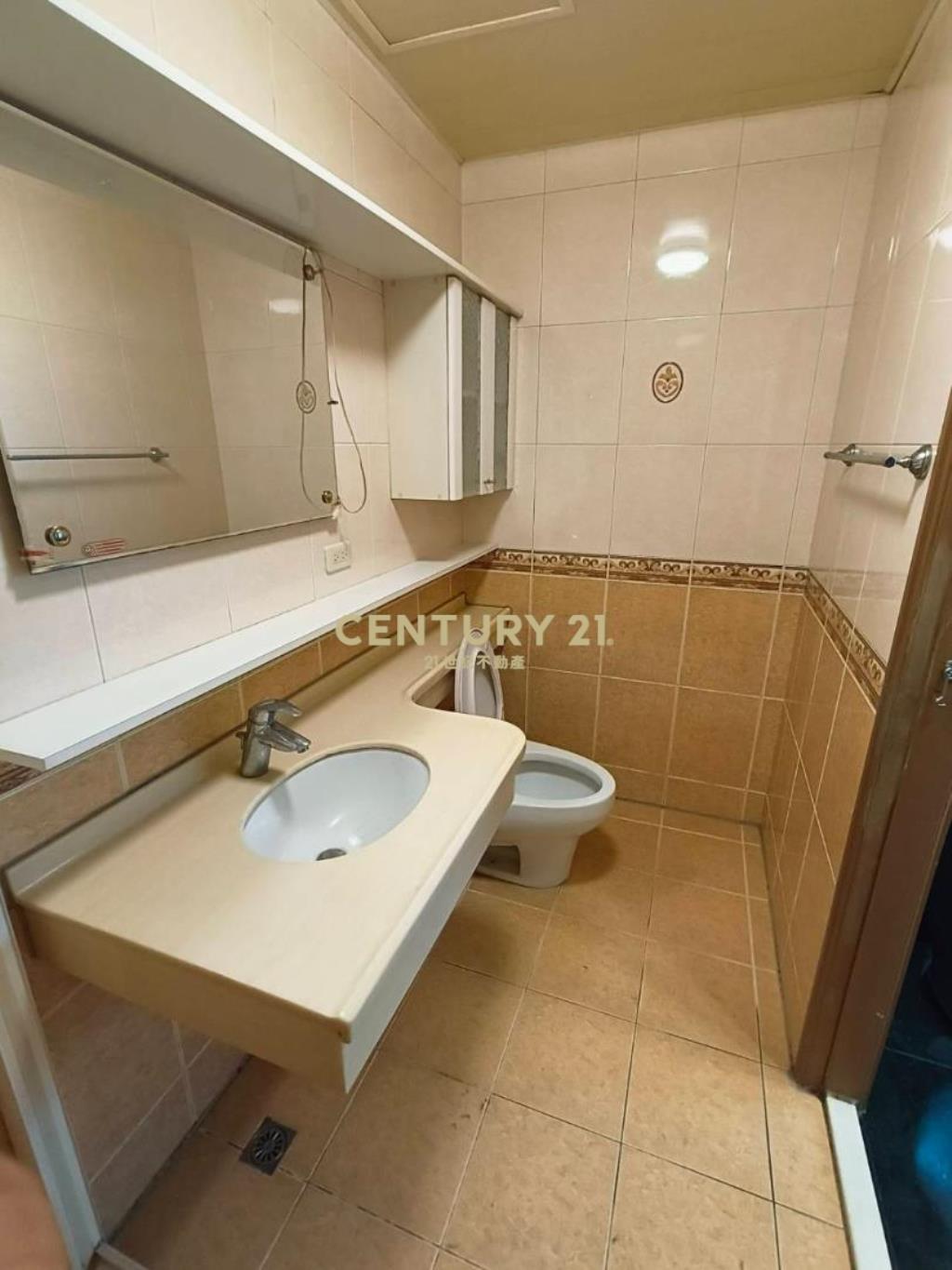 宜誠金品帝王座向大棟距4房2車位別墅