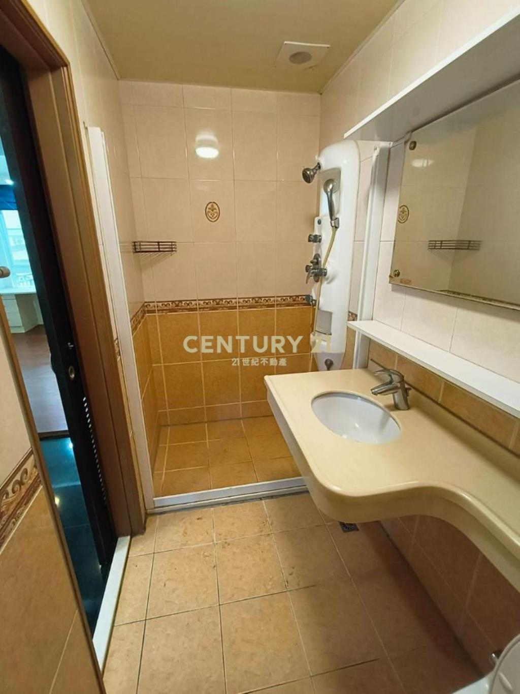 宜誠金品帝王座向大棟距4房2車位別墅