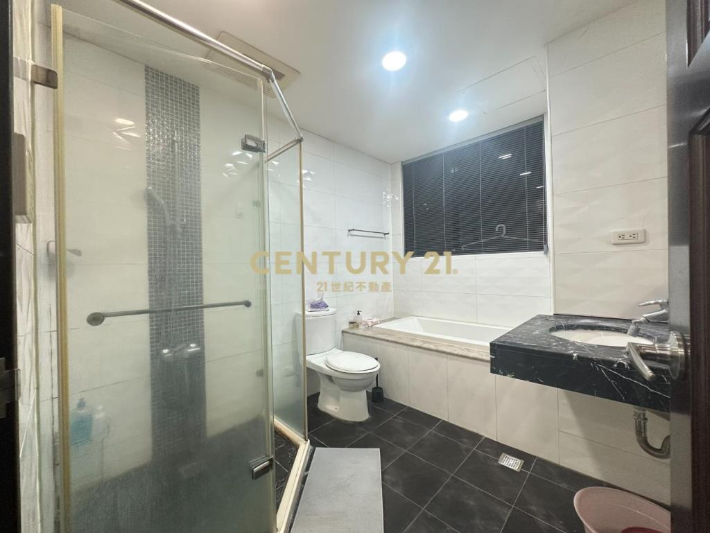 藝文捷運G10站｜紐約大時代大套房+平車