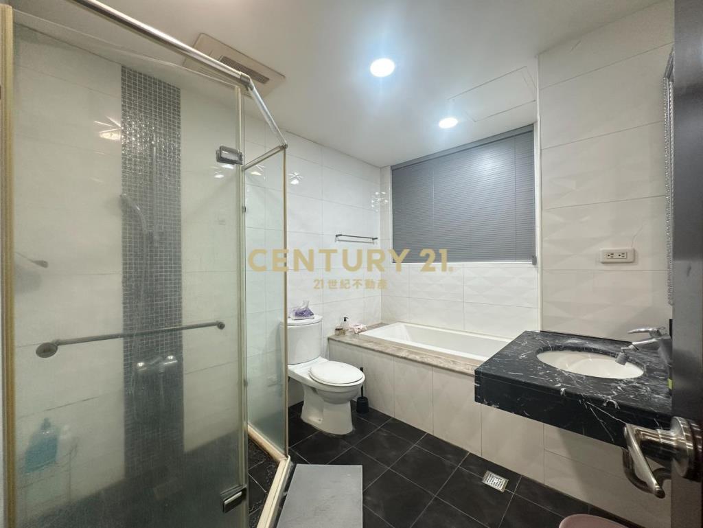 藝文捷運G10站｜紐約大時代大套房+平車