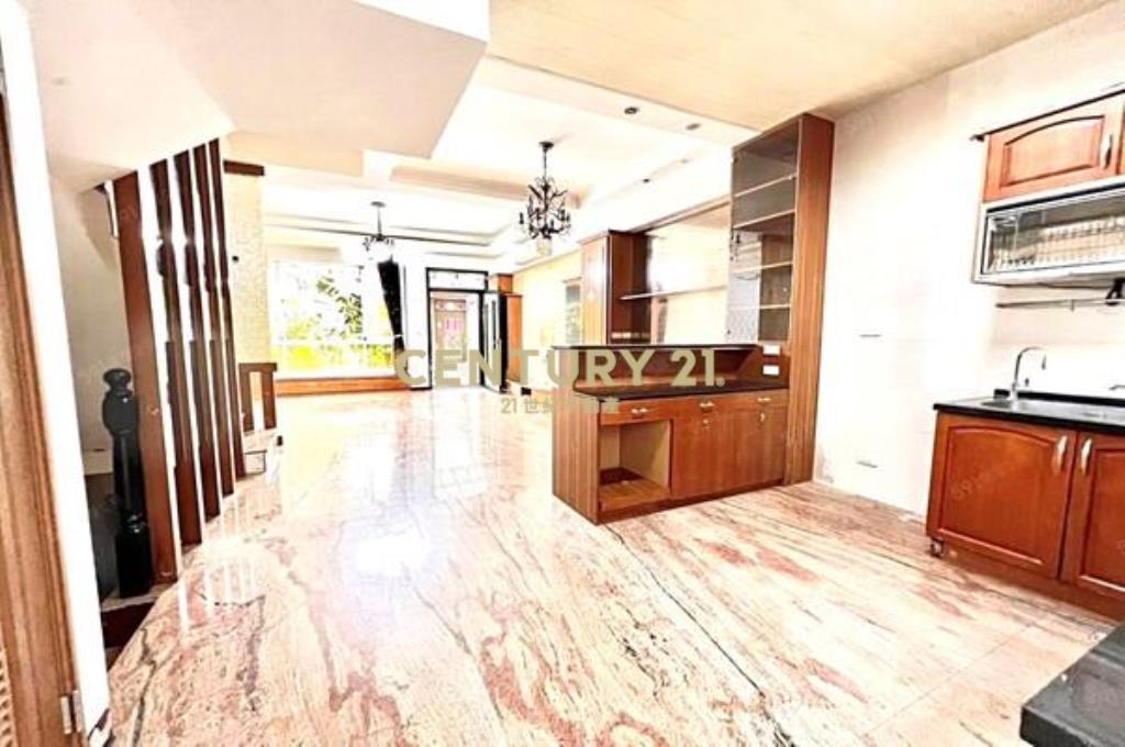 宜誠金品邊間4房3車位別墅露臺戶