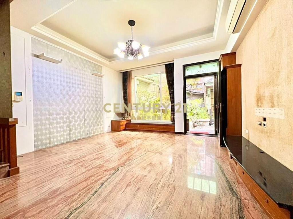 宜誠金品邊間4房3車位別墅露臺戶