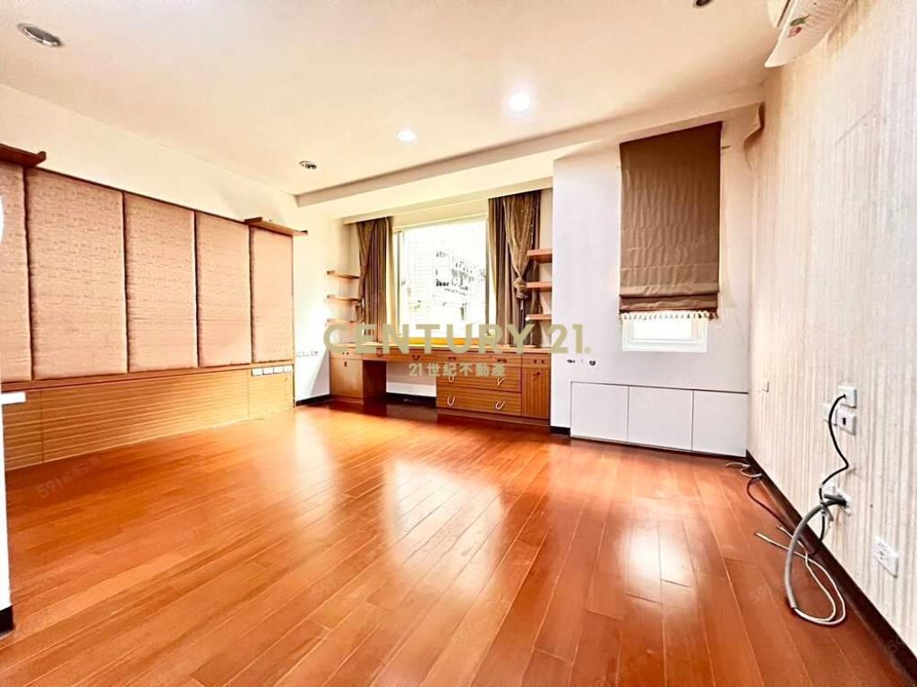 宜誠金品邊間4房3車位別墅露臺戶