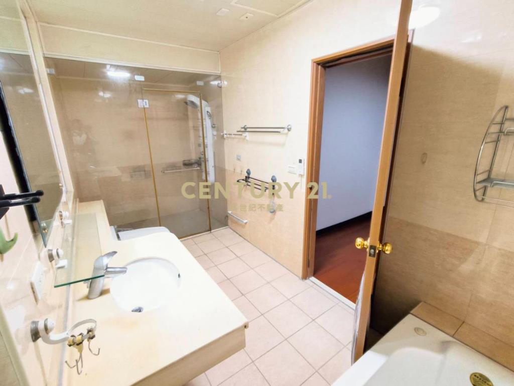 宜誠金品邊間4房3車位別墅露臺戶