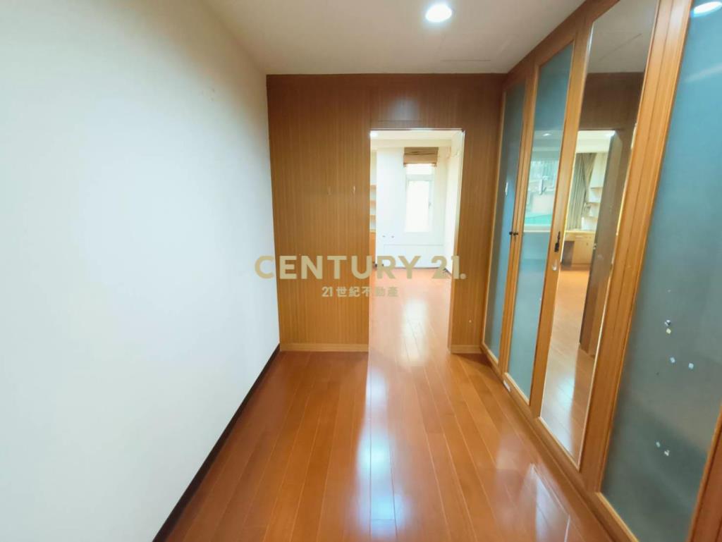 宜誠金品邊間4房3車位別墅露臺戶