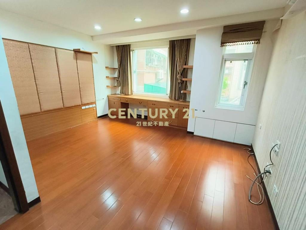 宜誠金品邊間4房3車位別墅露臺戶