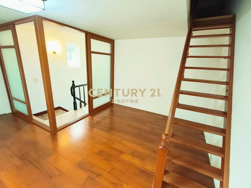 宜誠金品邊間4房3車位別墅露臺戶