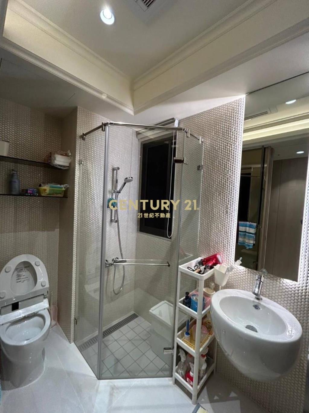 桃園站前無敵景觀名師裝潢3改2房+2車位