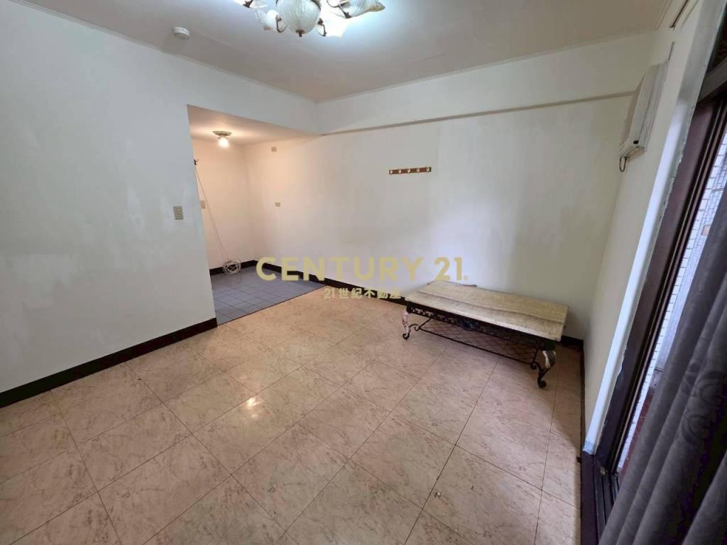 和興街南門市場捷運G08邊間低總價套房