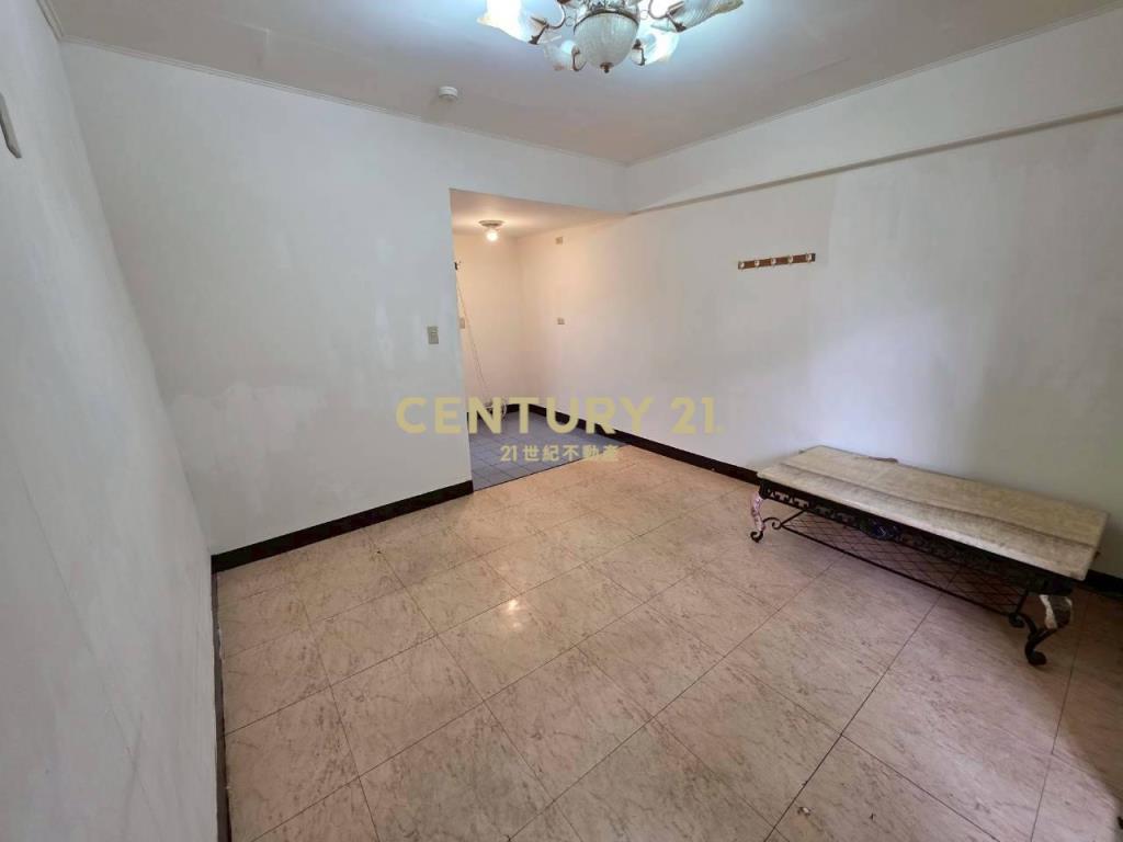 和興街南門市場捷運G08邊間低總價套房