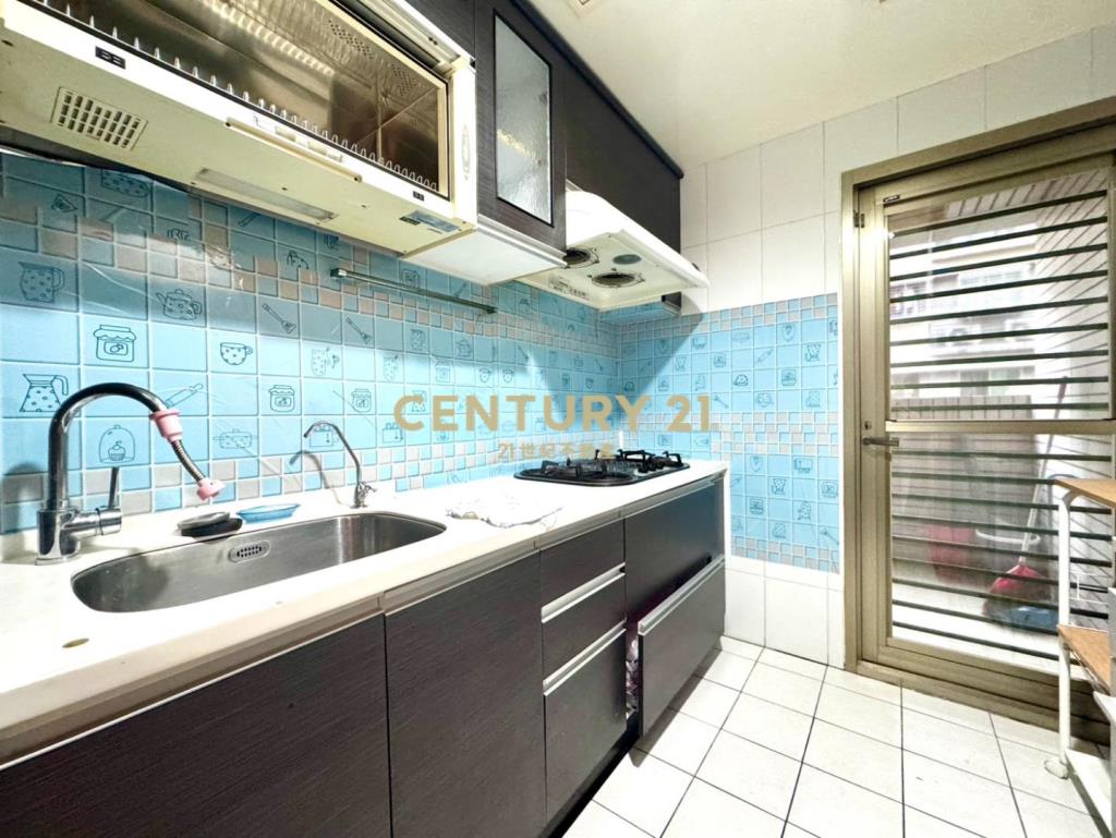 忠貞商圈前後採光｜室內29坪電梯美３房車