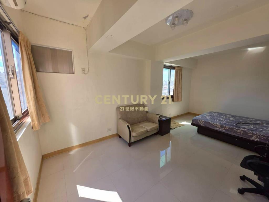 大德一街邊間三面採光頂加大4房