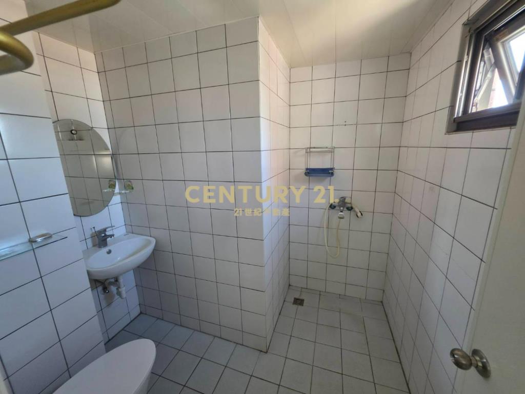 大德一街邊間三面採光頂加大4房