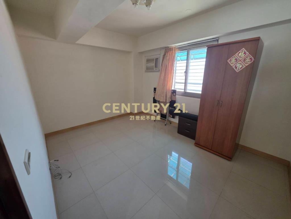 大德一街邊間三面採光頂加大4房