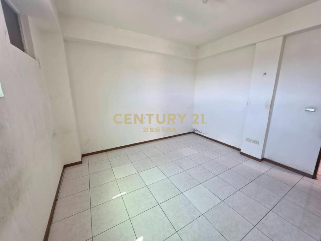 大德一街邊間三面採光頂加大4房