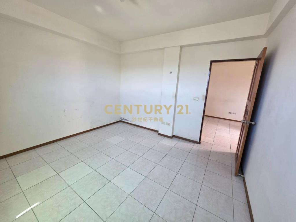 大德一街邊間三面採光頂加大4房