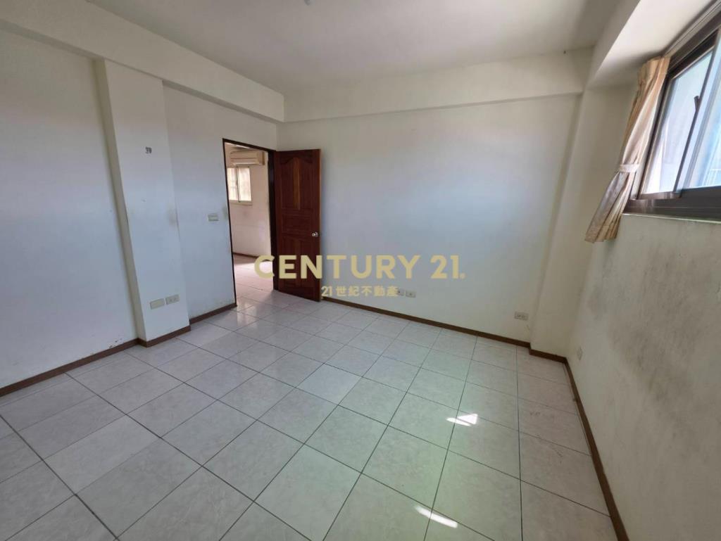 大德一街邊間三面採光頂加大4房