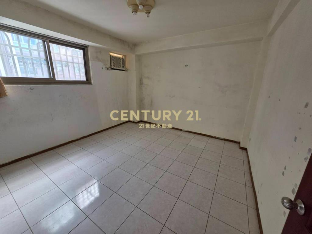 大德一街邊間三面採光頂加大4房