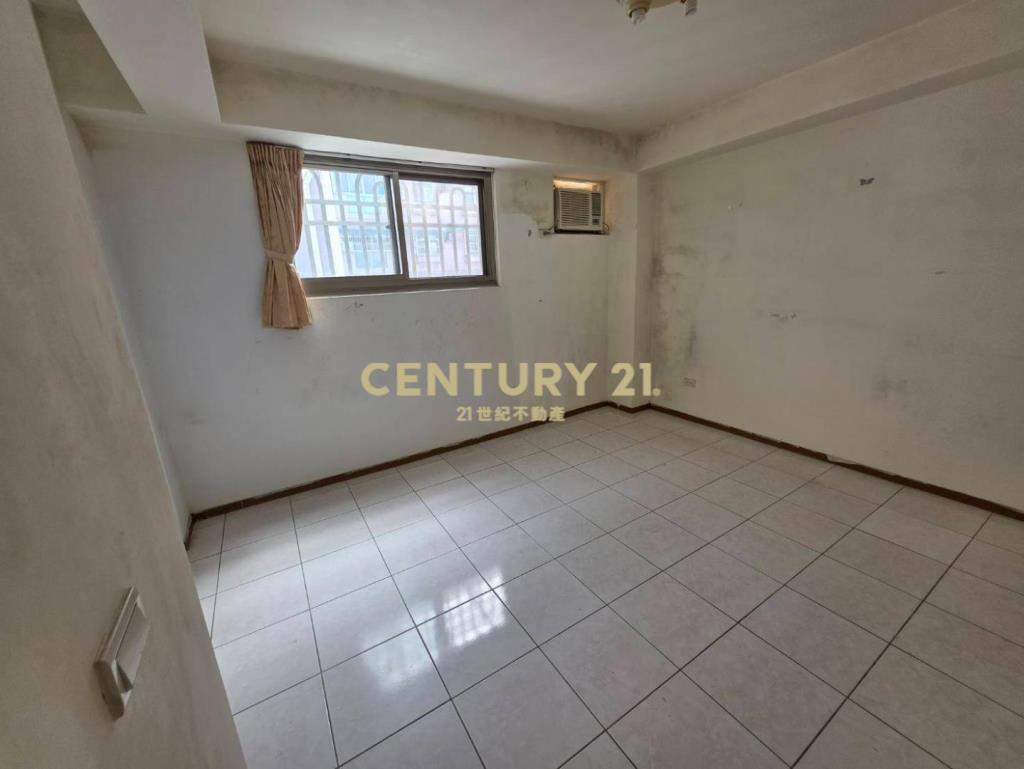 大德一街邊間三面採光頂加大4房