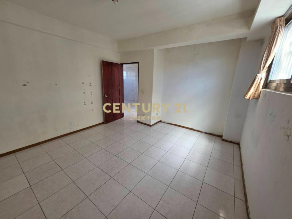 大德一街邊間三面採光頂加大4房