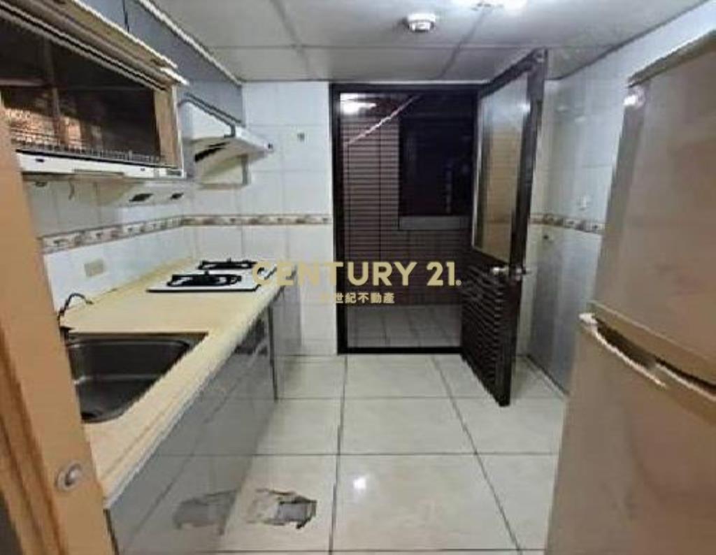 臻愛歐洲大業國小學區最便宜收租2房車