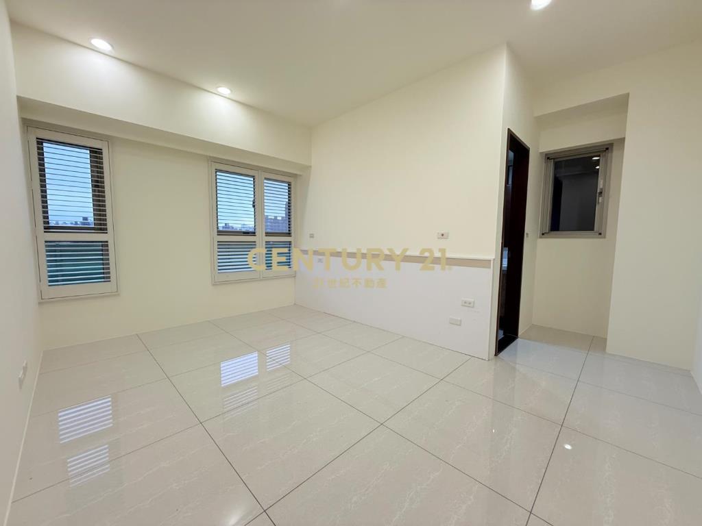 台北市中正區森城大院⭐面河景四房平車