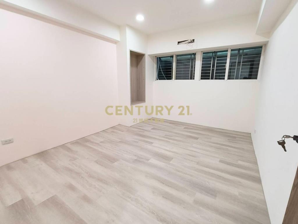 龍安商圈甲桂林漂亮樓層全新裝潢3房