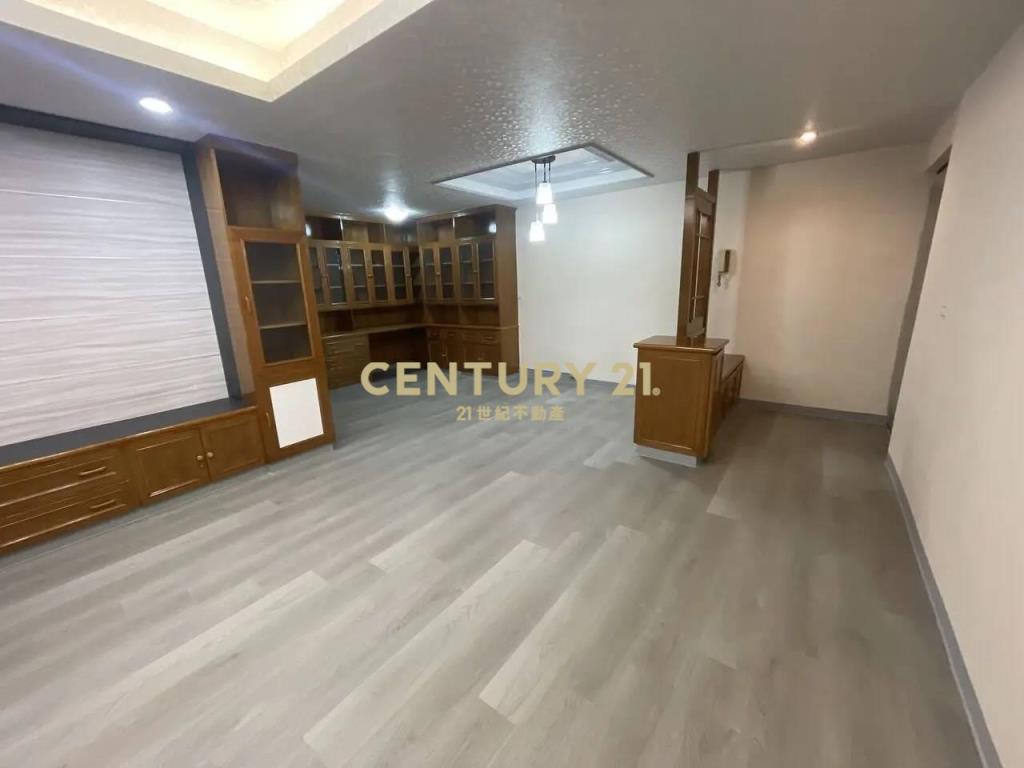 桃園東區桃三街次頂樓全新裝潢3房公寓