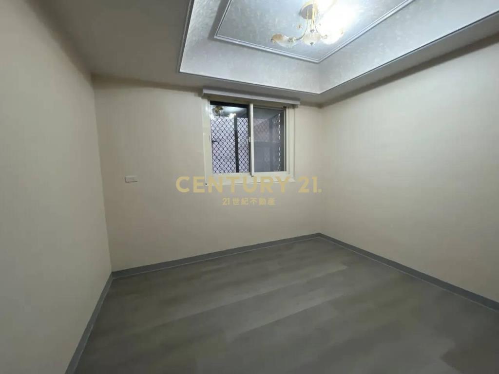 桃園東區桃三街次頂樓全新裝潢3房公寓