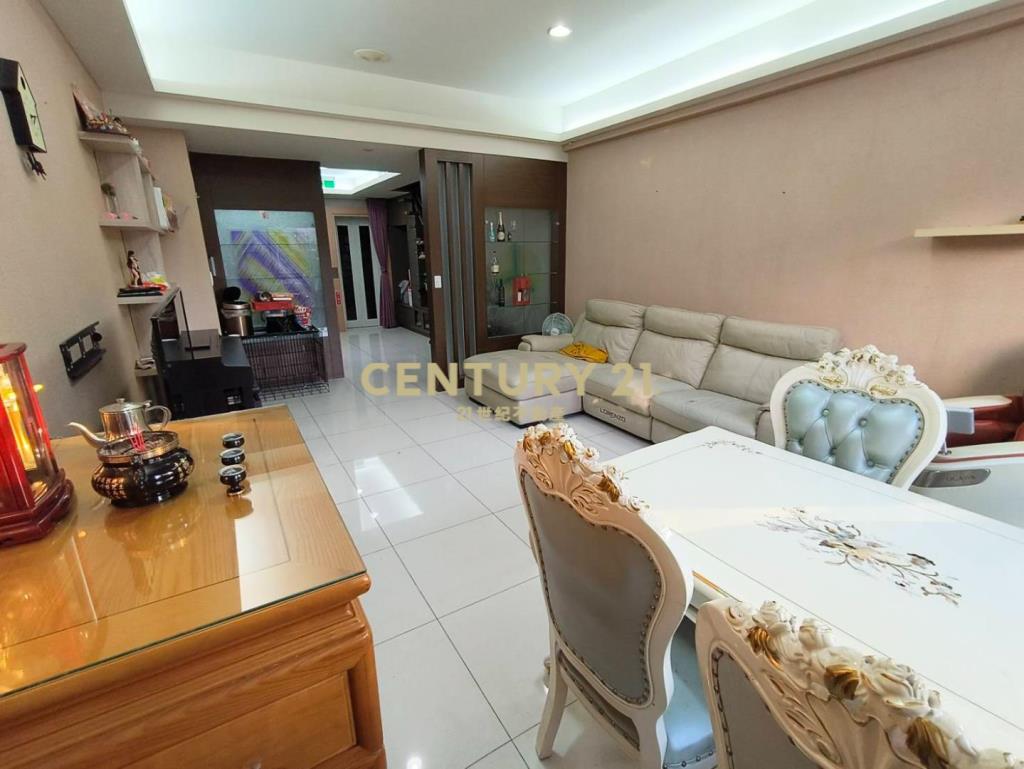 寶山公園邊間4房車電梯透天店面