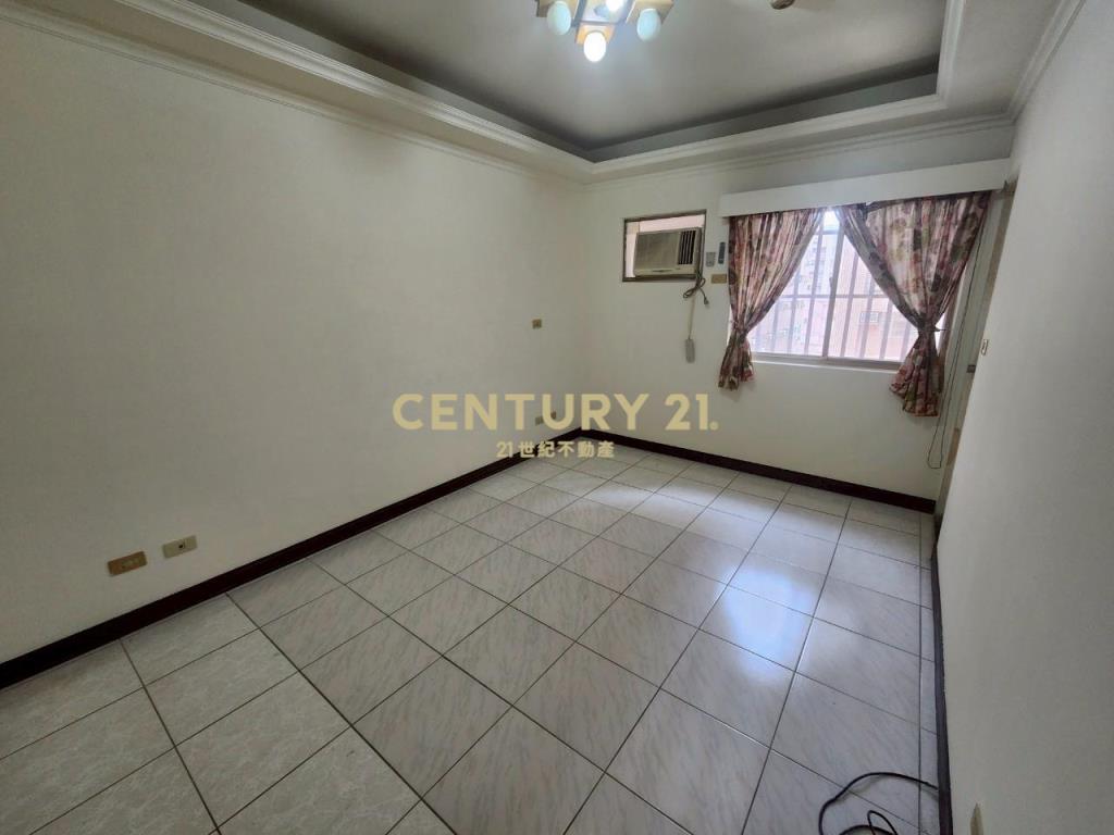 小天母梯田公園低總價邊間發財4房車