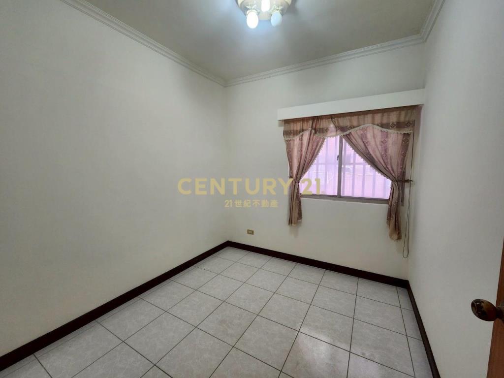 小天母梯田公園低總價邊間發財4房車