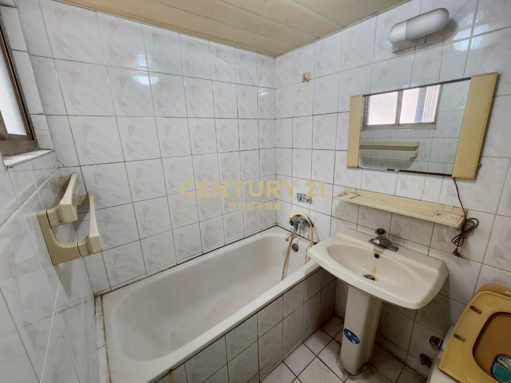 小天母梯田公園低總價邊間發財4房車