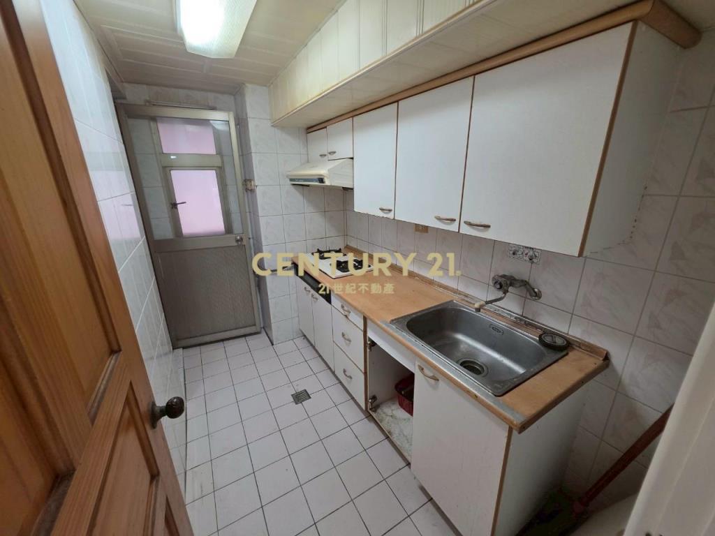 小天母梯田公園低總價邊間發財4房車