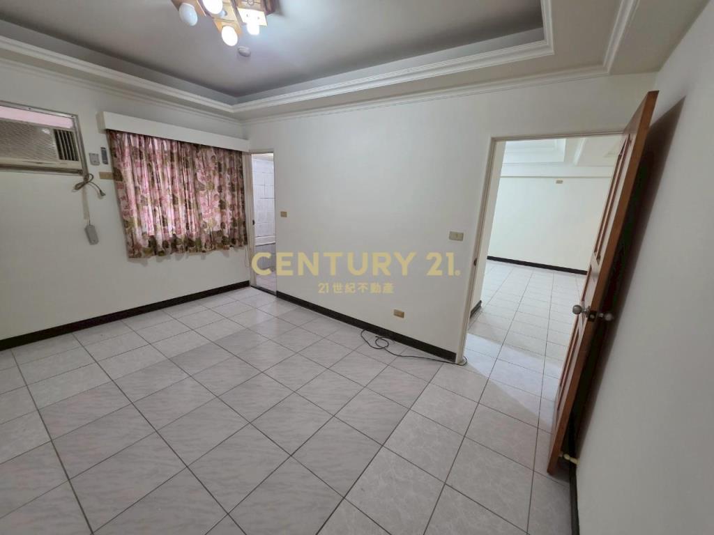 小天母梯田公園低總價邊間發財4房車