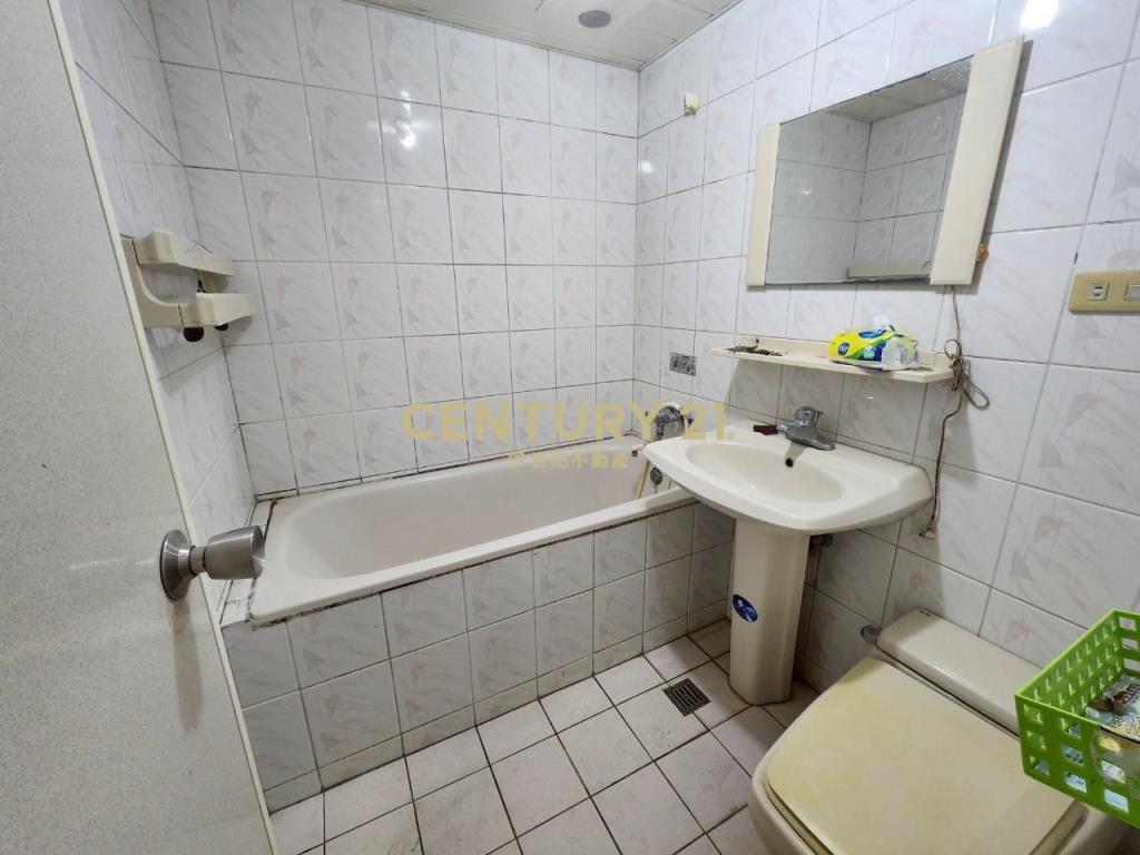 小天母梯田公園低總價邊間發財4房車