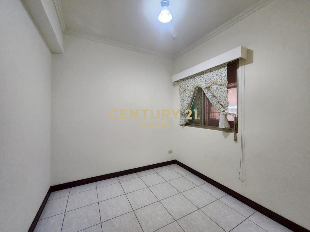 小天母梯田公園低總價邊間發財4房車