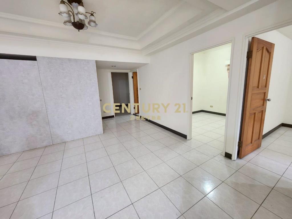 小天母梯田公園低總價邊間發財4房車