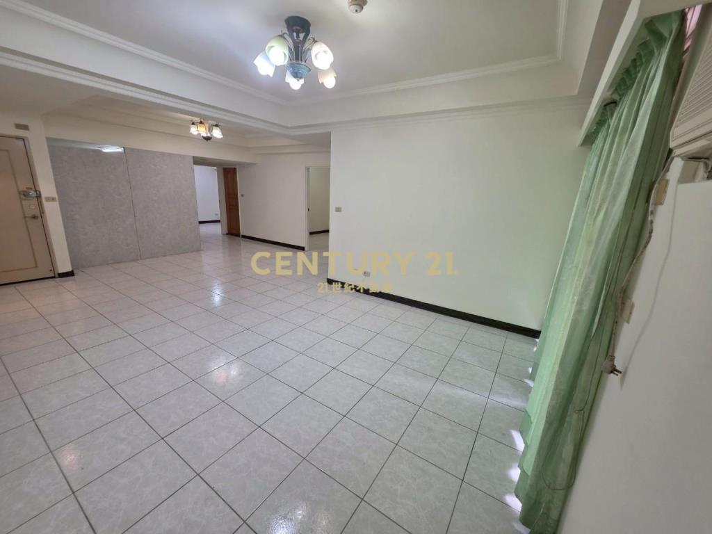 小天母梯田公園低總價邊間發財4房車