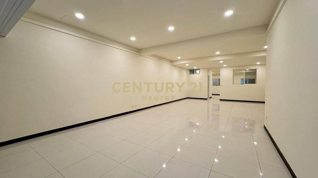 愛七街力行市場G09全新裝潢6米寬店面