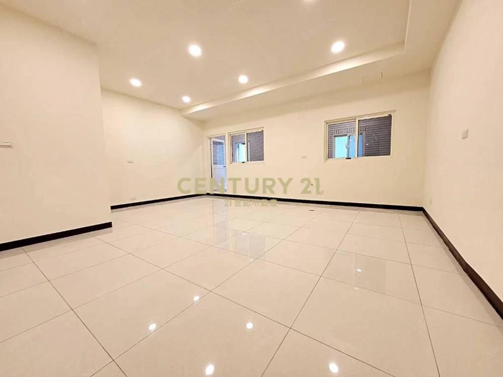 愛七街力行市場G09全新裝潢6米寬店面